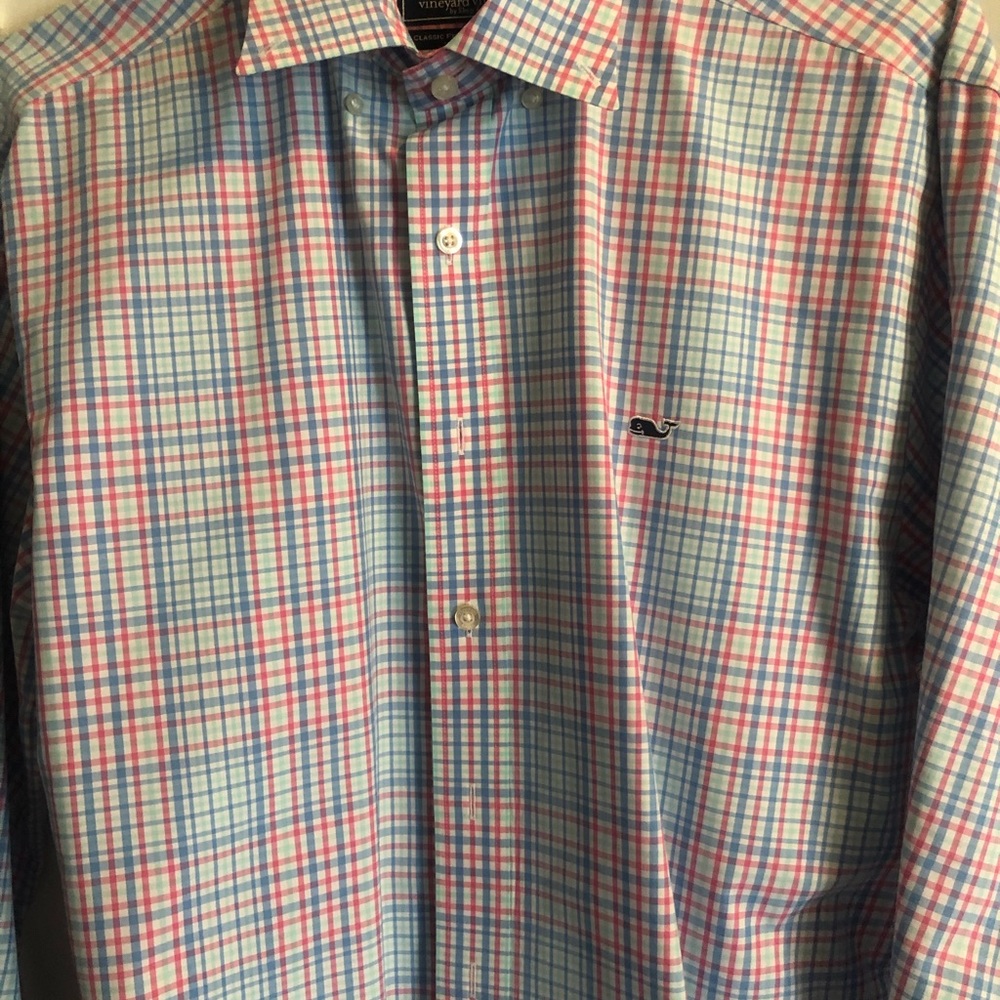 Men’s Vineyard Vines L/S button down. Size large